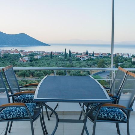 Konatsi Luxury Apartments Tiros Luaran gambar