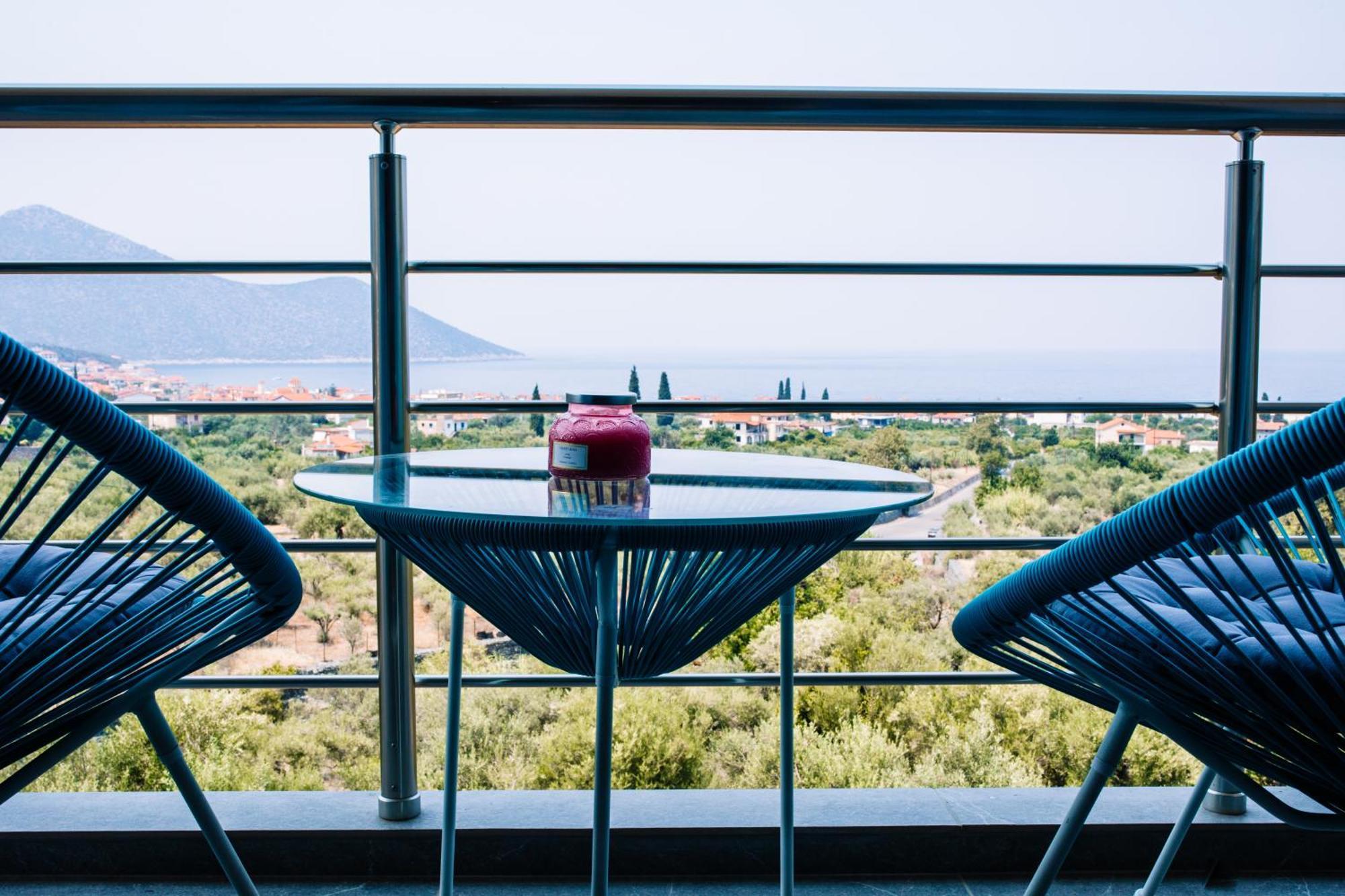 Konatsi Luxury Apartments Tiros Luaran gambar