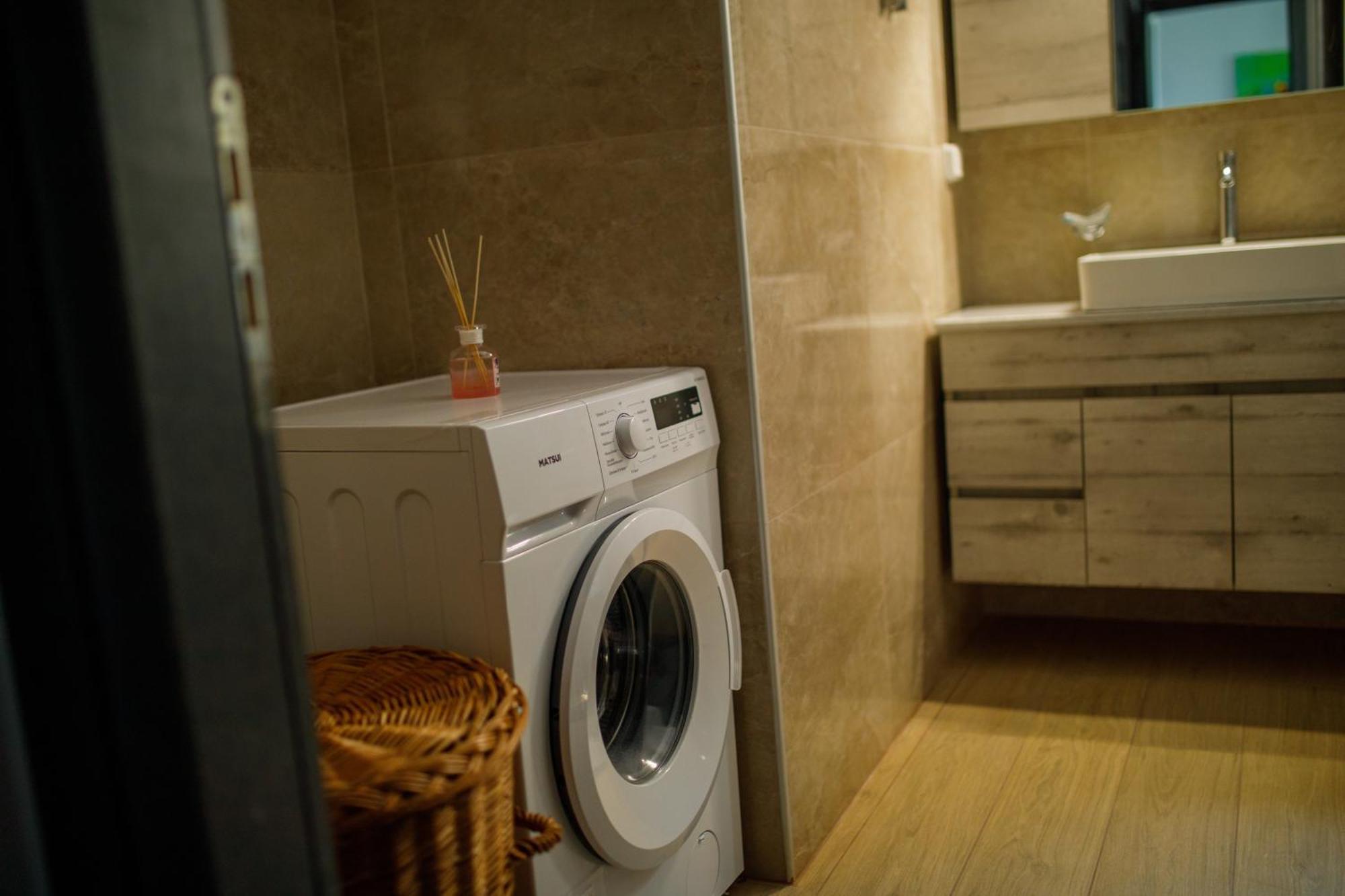 Konatsi Luxury Apartments Tiros Luaran gambar