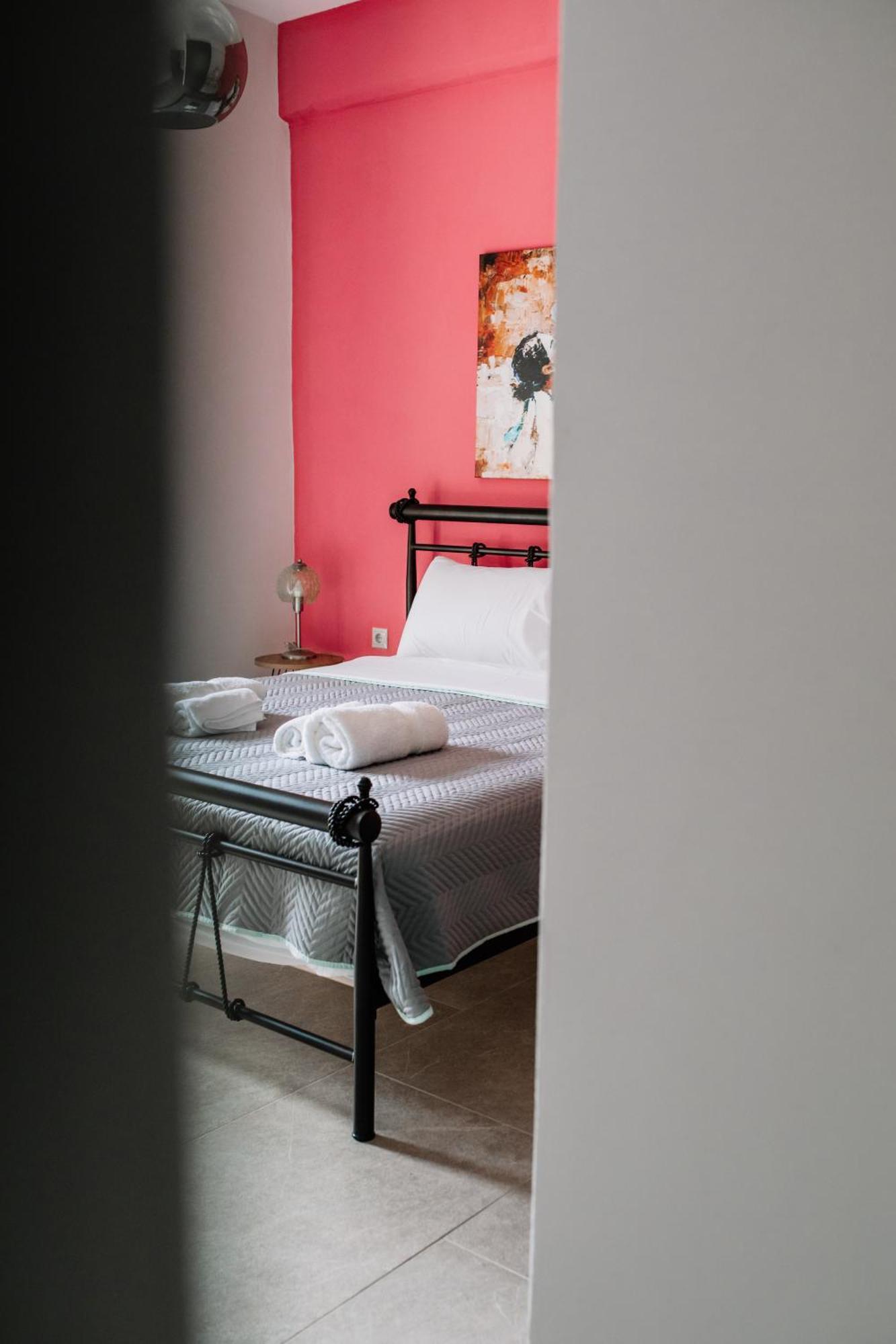 Konatsi Luxury Apartments Tiros Luaran gambar