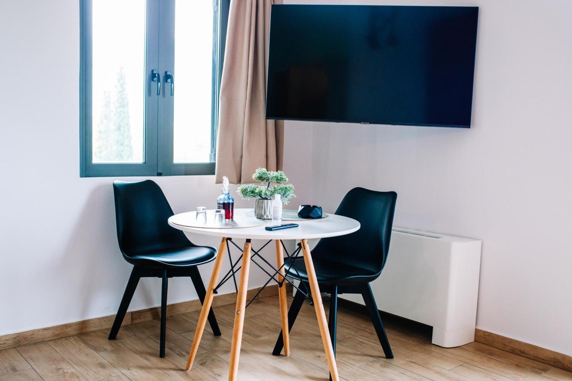 Konatsi Luxury Apartments Tiros Luaran gambar