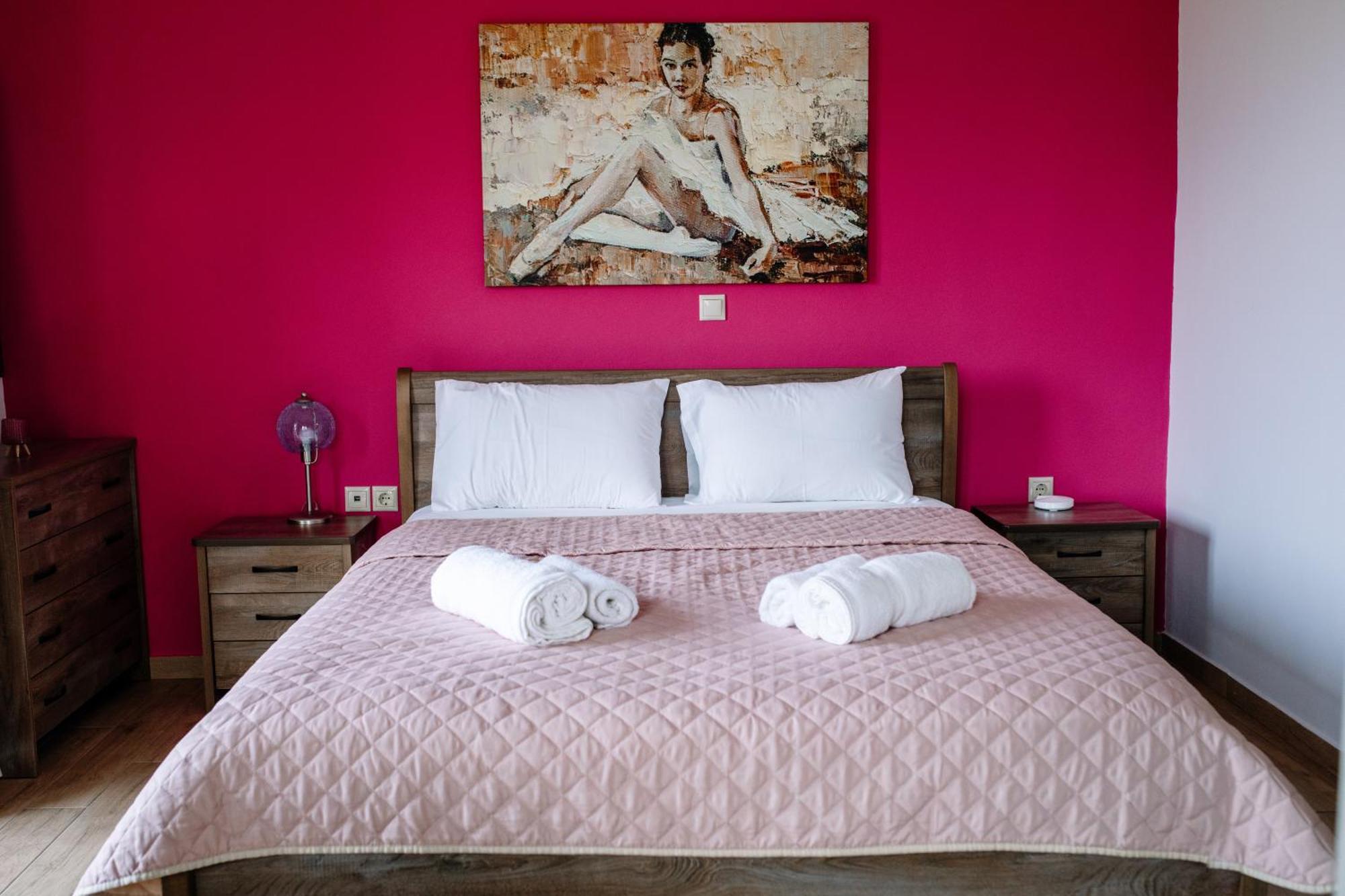 Konatsi Luxury Apartments Tiros Luaran gambar